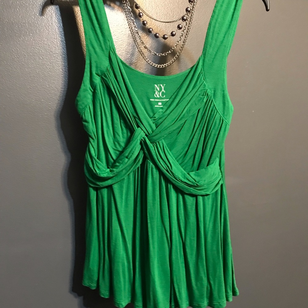 NY&Co green cute top. M Brand new